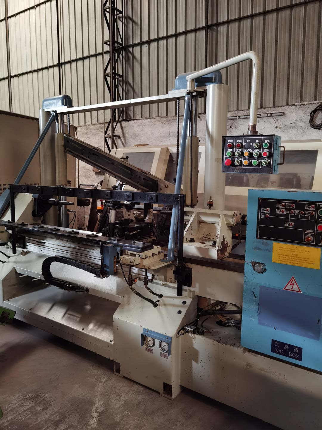 臺灣錦圓全自動背刀車床
