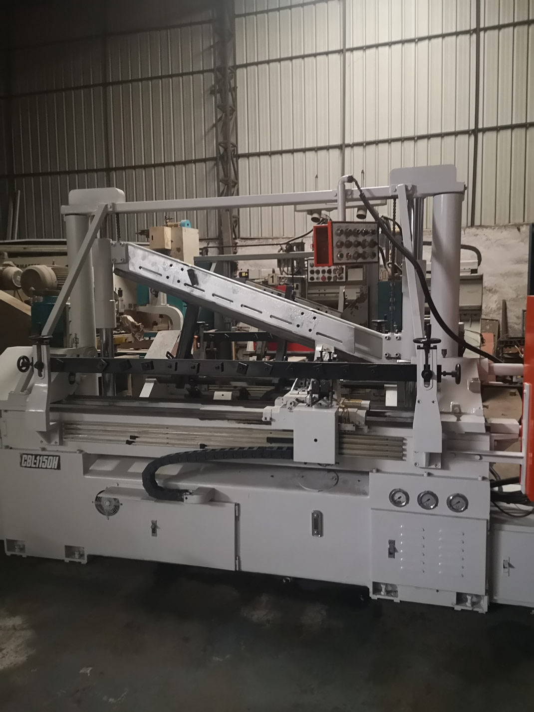 俊峰全自動背刀車床