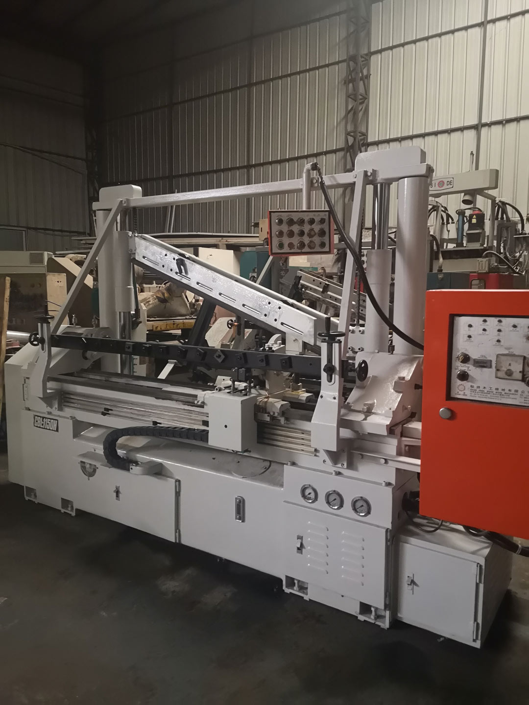 俊峰全自動(dòng)背刀車(chē)床