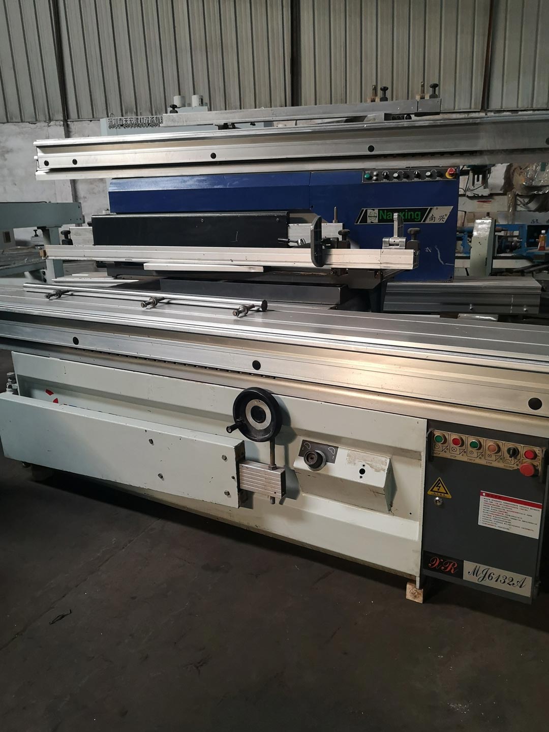 木工推臺(tái)鋸