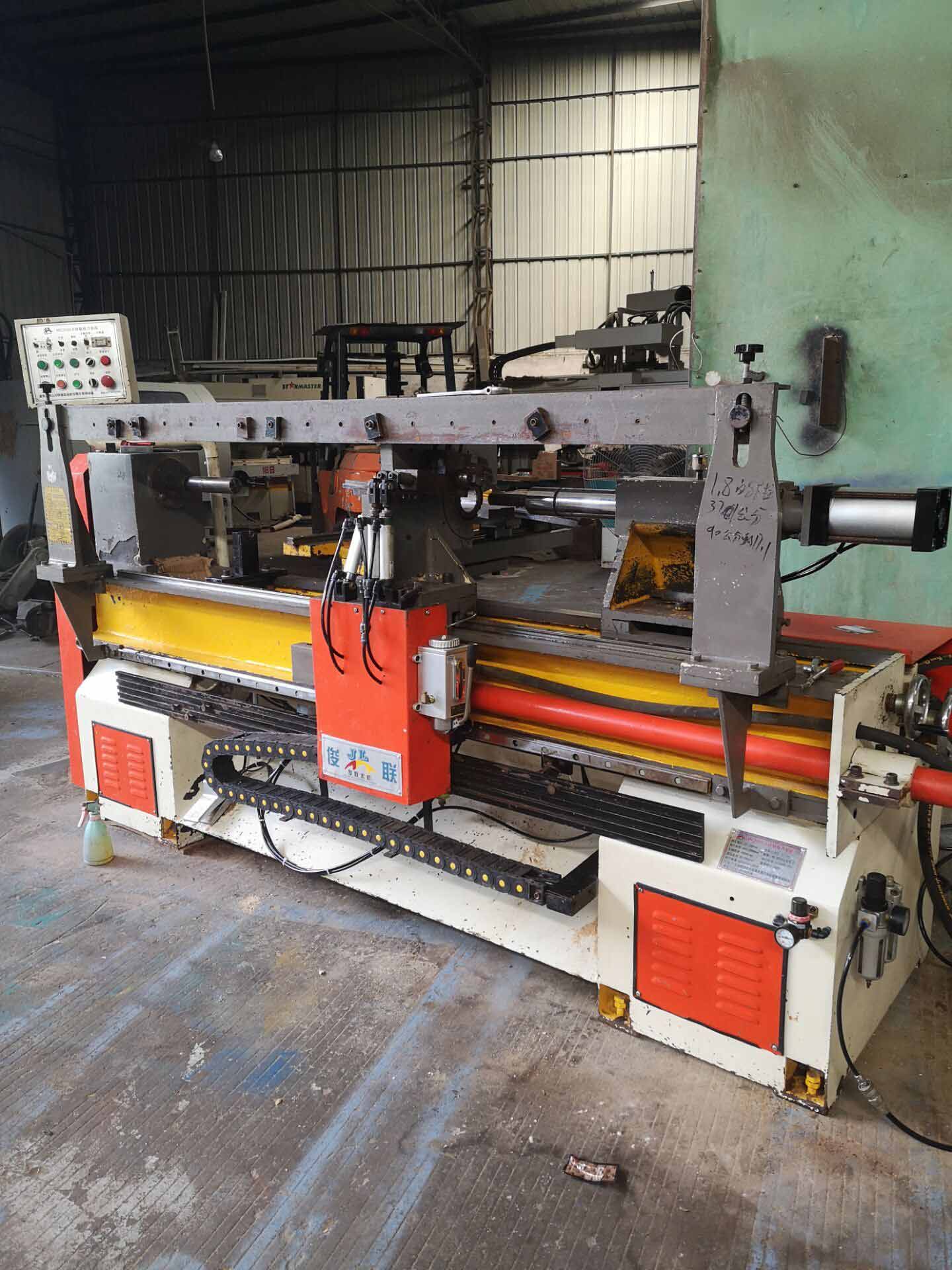 俊聯(lián)半自動背刀車床