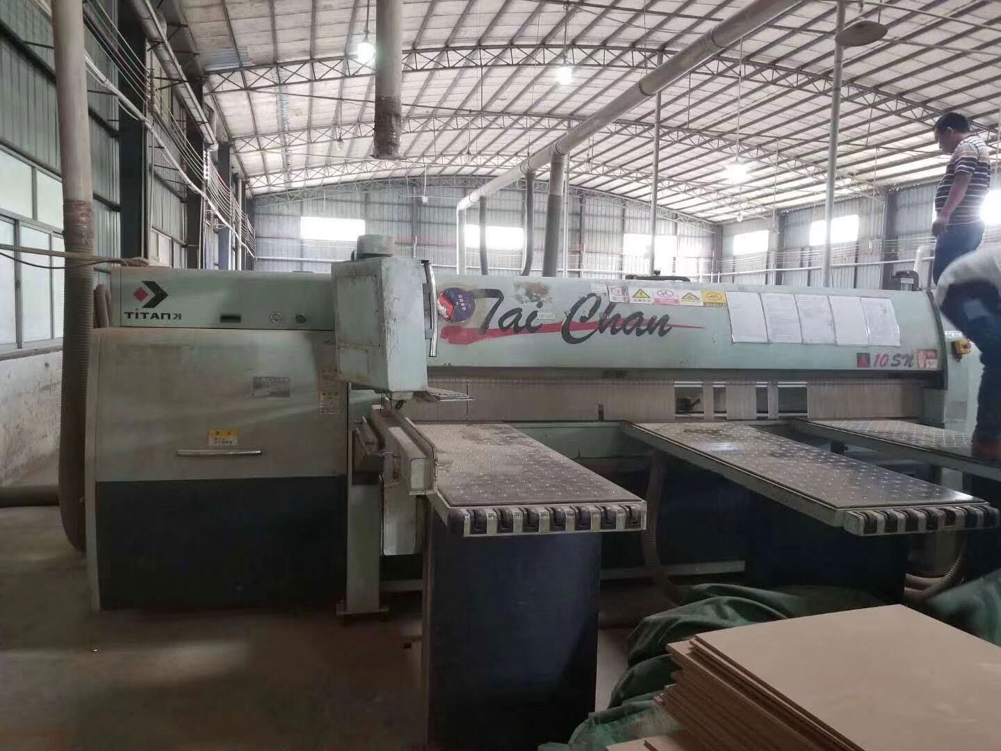 邰展往復式電腦裁板鋸