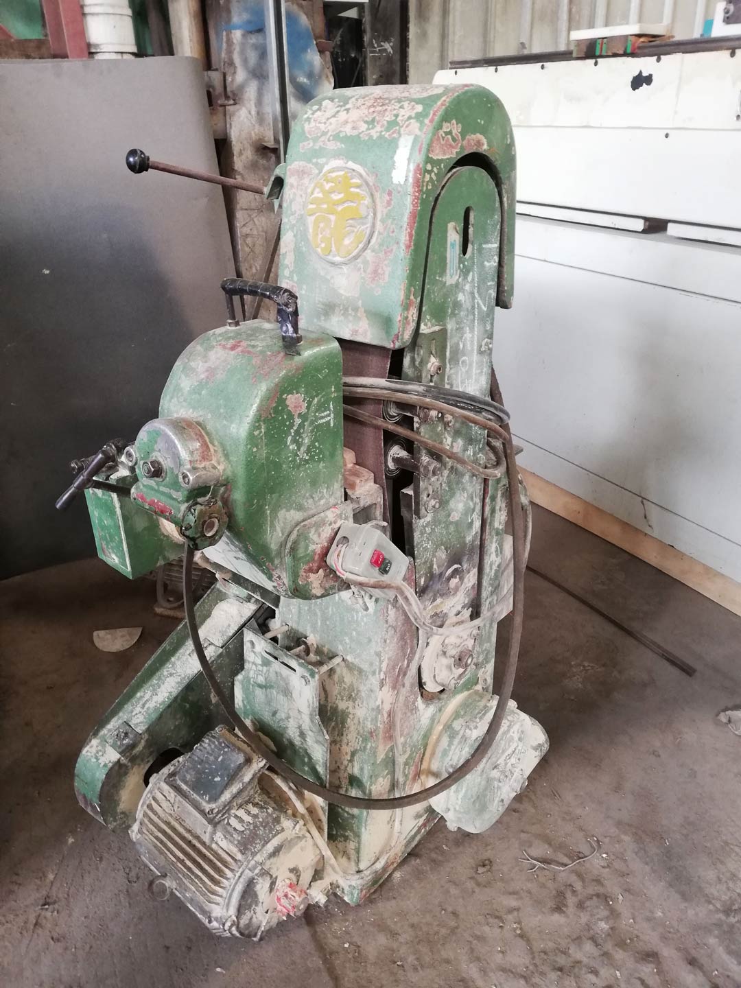 臺灣單帶圓棒砂光機