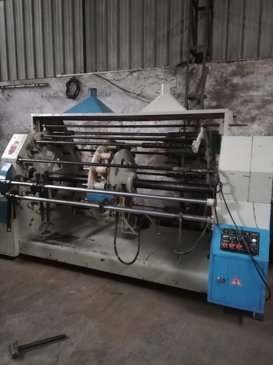 二手自動(dòng)臺(tái)灣車積砂光機(jī)