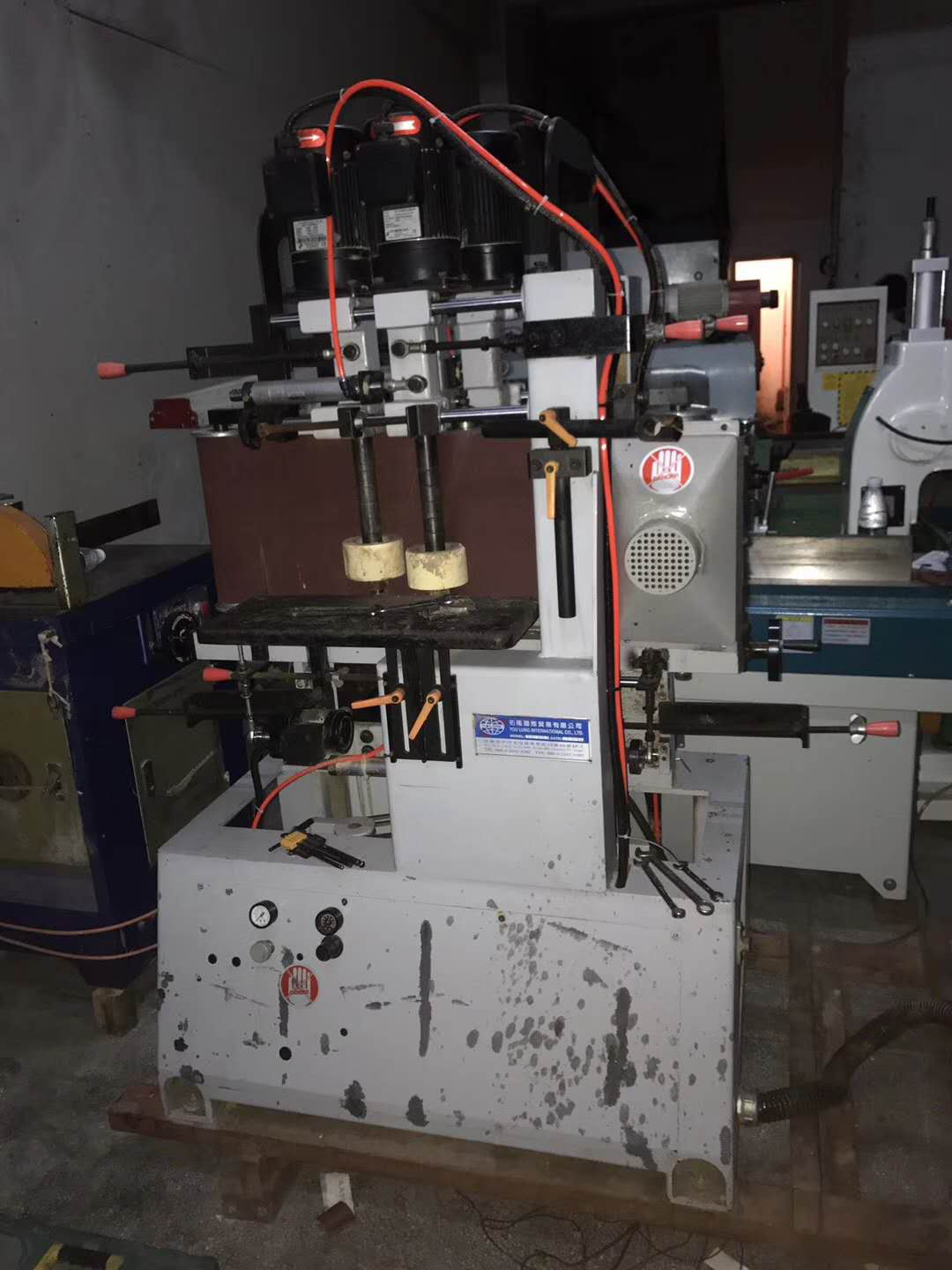 異形曲木砂光機