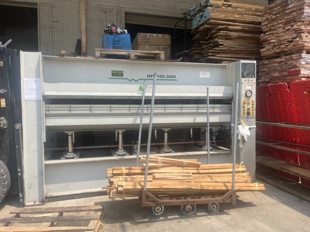 三米木工貼皮熱壓機